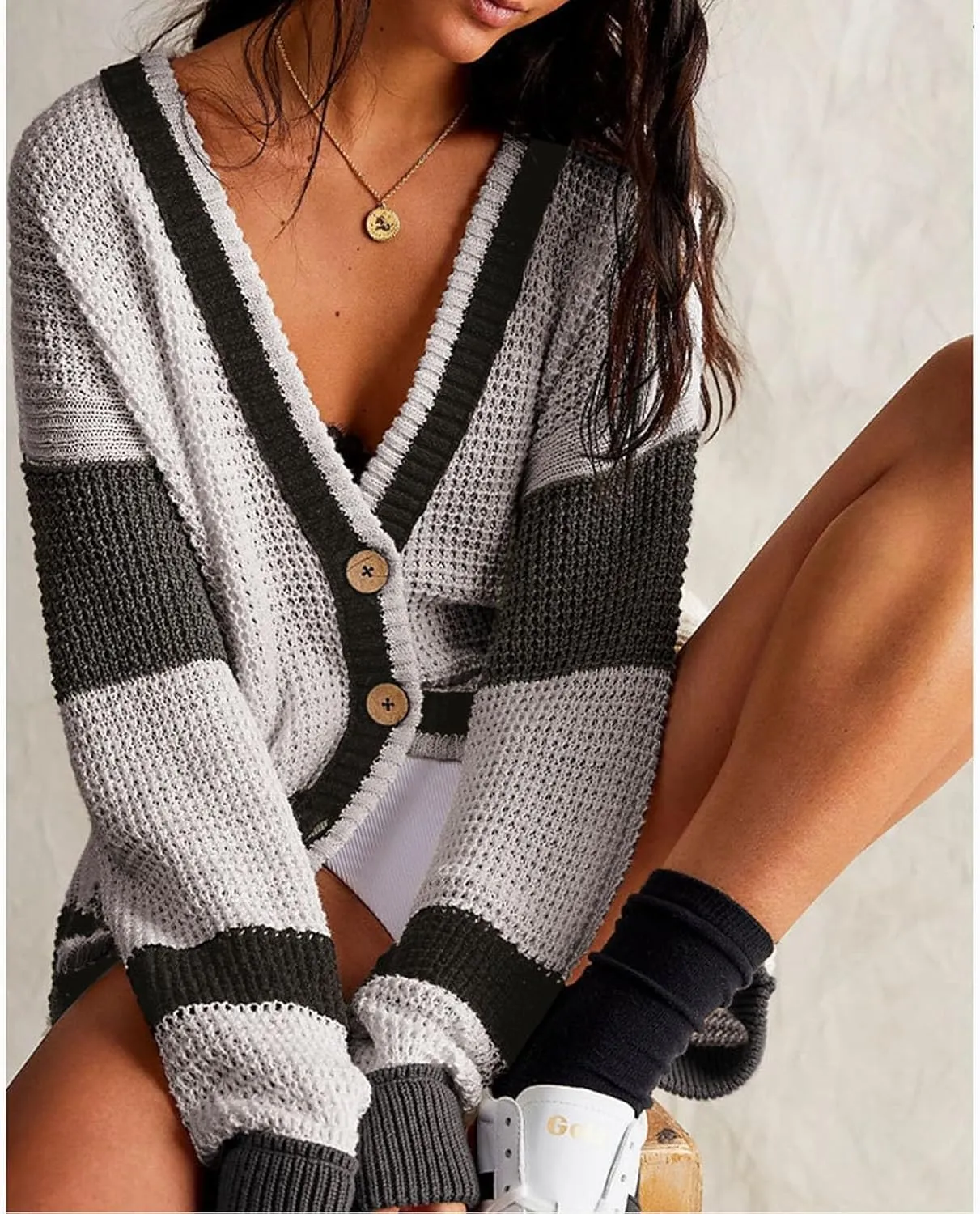 Cardigan Sweaters for Women Lightweight Button Down Cardigan Sweaters Long Sleeve V Neck Knit Tops with Pockets