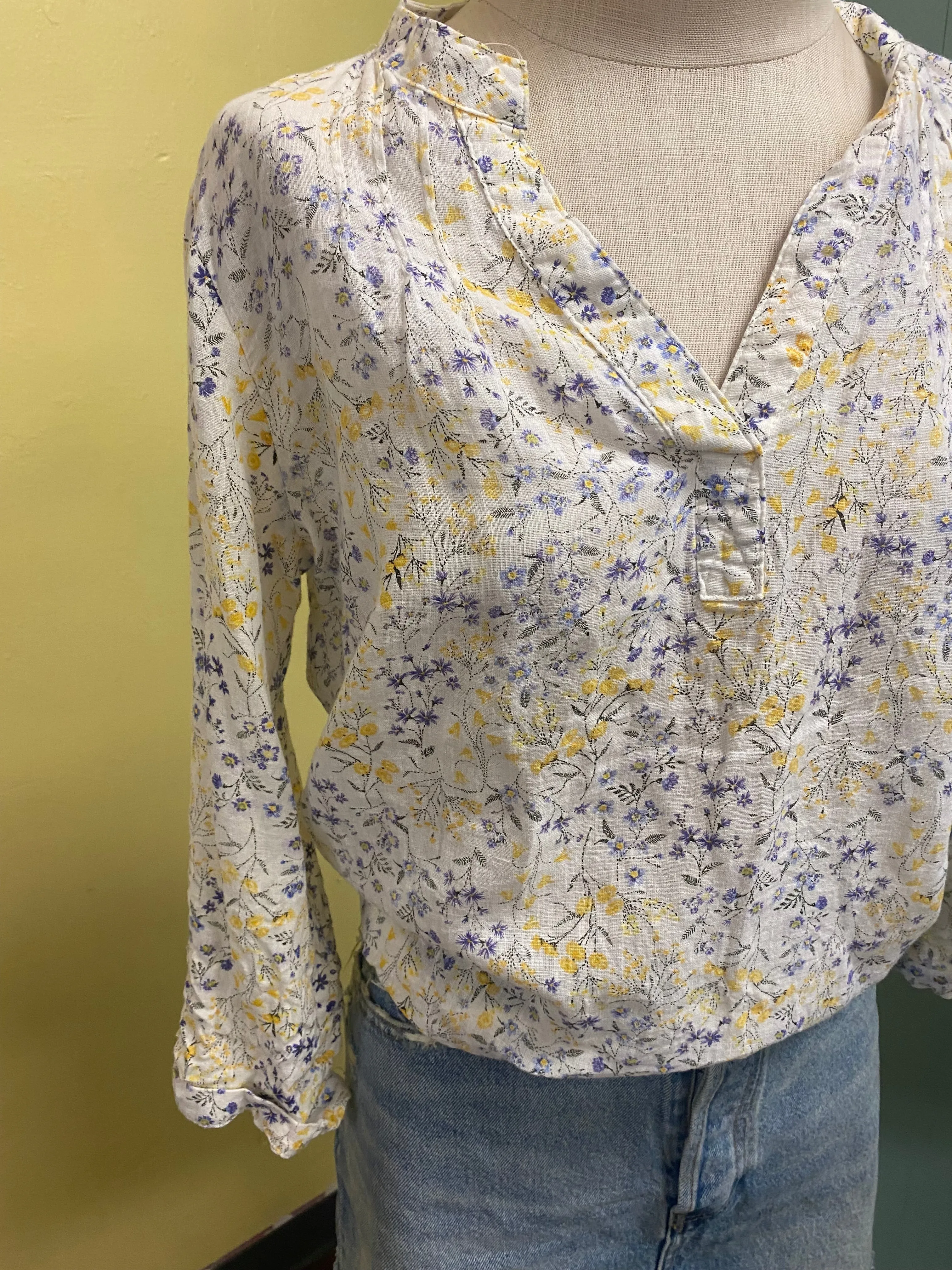 Old Navy White Tops, Medium